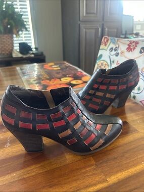 Spring Step l’Artiste black leather Cutout Heeled Booties multi color Insets 37